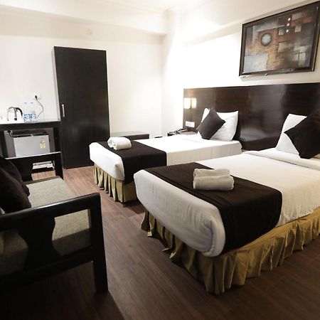Anr Hotels Лакхнау Екстер'єр фото