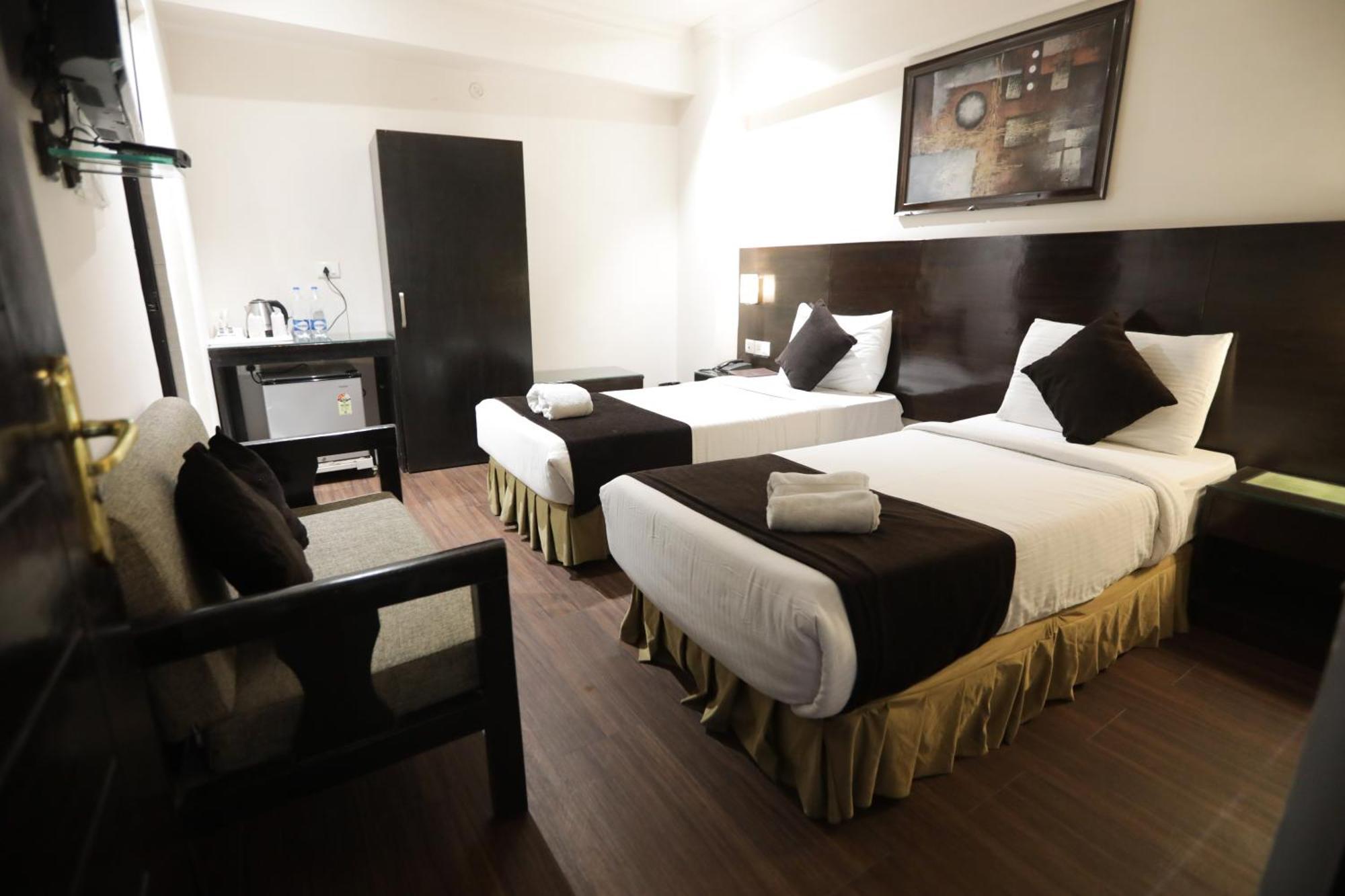 Anr Hotels Лакхнау Екстер'єр фото