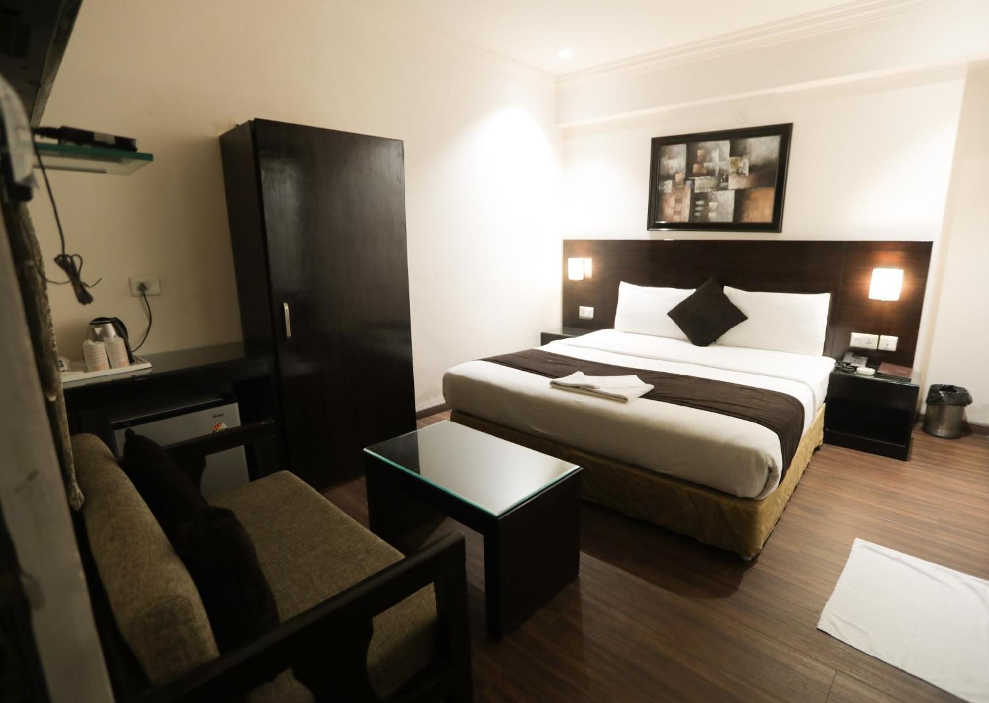 Anr Hotels Лакхнау Екстер'єр фото