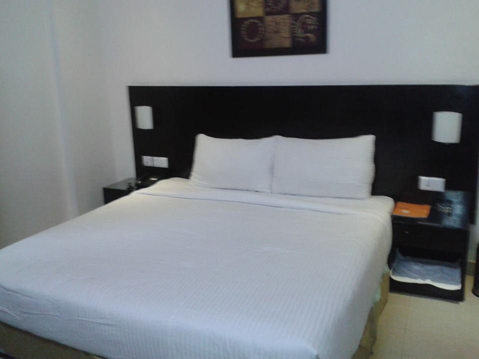 Anr Hotels Лакхнау Екстер'єр фото