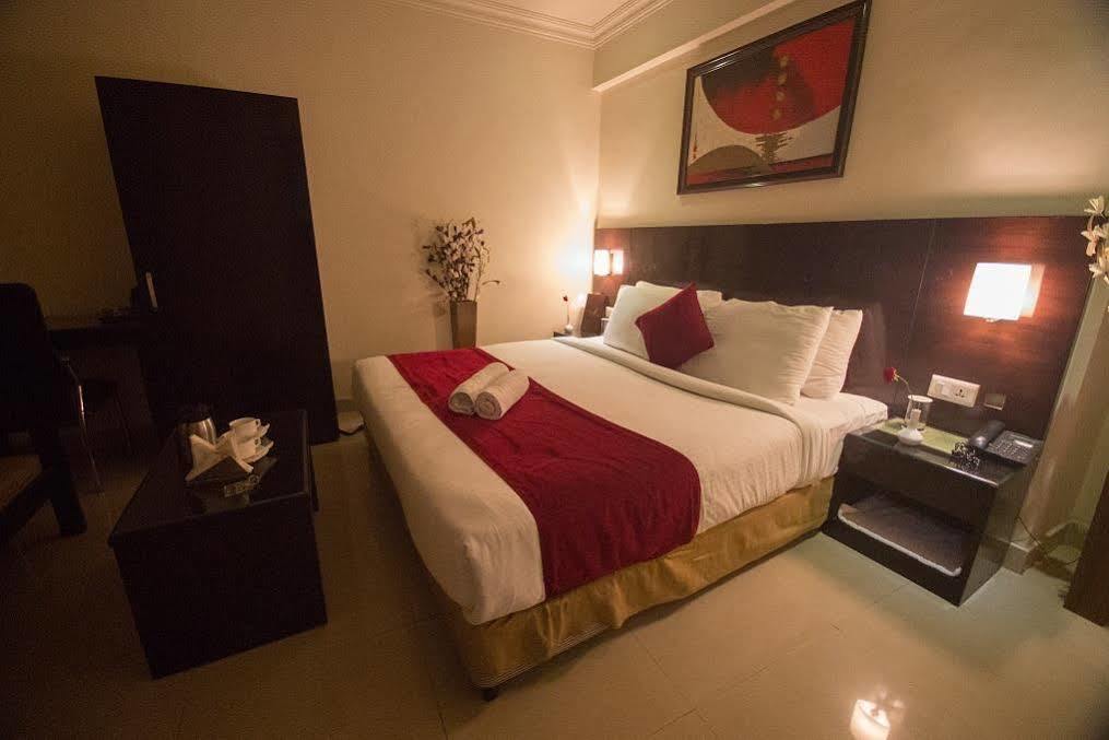 Anr Hotels Лакхнау Екстер'єр фото