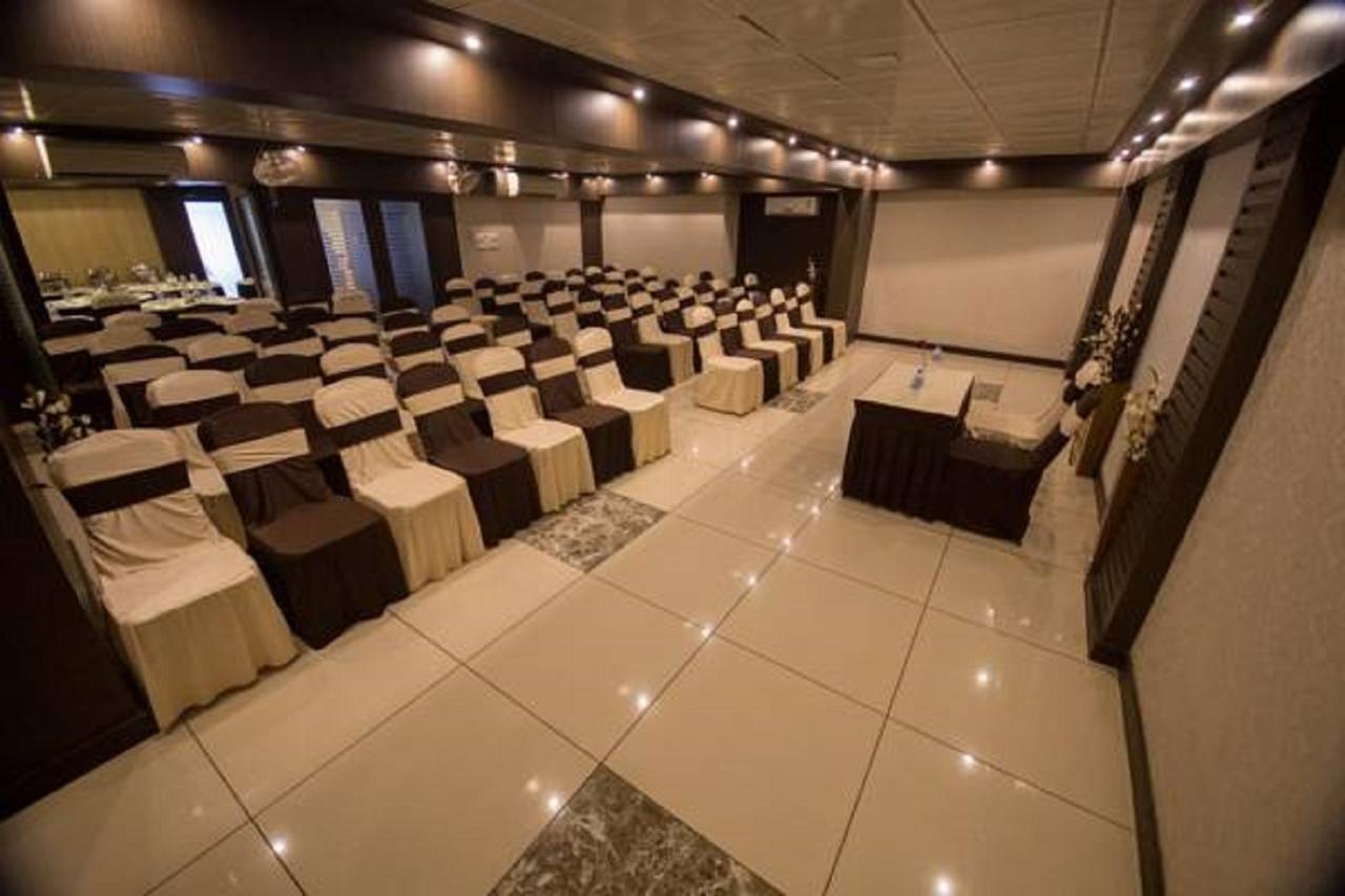 Anr Hotels Лакхнау Екстер'єр фото