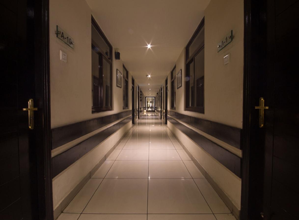 Anr Hotels Лакхнау Екстер'єр фото